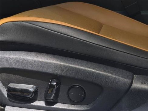 Used 2022 Lexus ES 300h w/ Premium Package FWD image 3