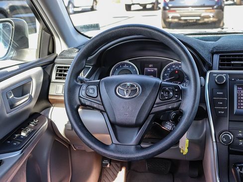 Used 2016 Toyota Camry LE FWD image 15