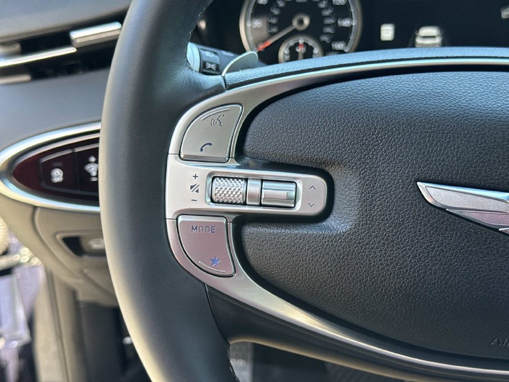 Used 2025 Genesis GV70 2.5T AWD/4WD image 40