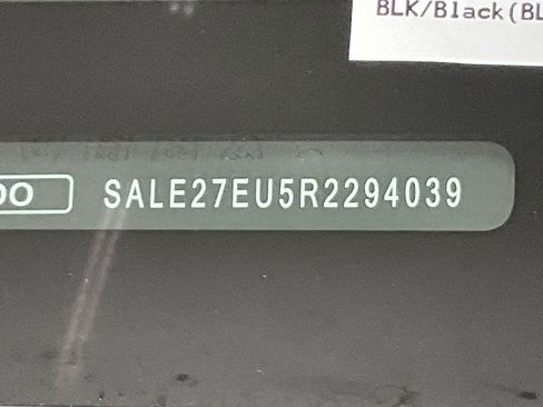 Certified 2024 Land Rover Defender 110 X-Dynamic SE AWD/4WD image 30