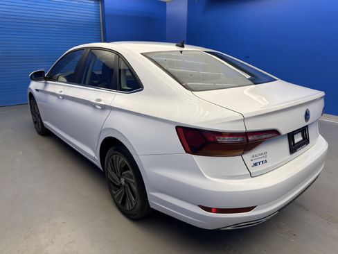 Used 2019 Volkswagen Jetta SEL Premium image 5