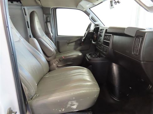Used 2021 Chevrolet Express 2500 w/ Driver Convenience Package RWD image 27