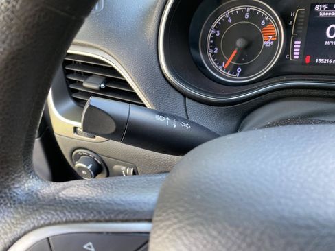 Used 2019 Jeep Cherokee Latitude w/ Popular Appearance Group AWD/4WD image 31