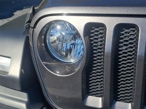 Used 2022 Jeep Wrangler Unlimited Sport image 13