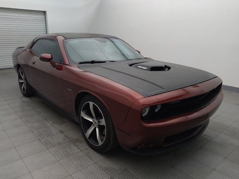 Used 2018 Dodge Challenger R/T RWD image 13