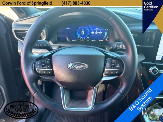 Used 2023 Ford Explorer Platinum w/ Technology Package AWD/4WD image 16