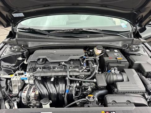 New 2026 Hyundai Elantra Limited image 24