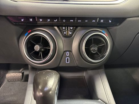 Used 2020 Chevrolet Blazer LT image 38