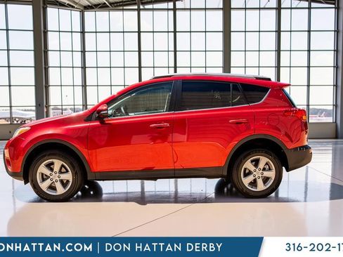 Used 2013 Toyota RAV4 XLE AWD/4WD image 2