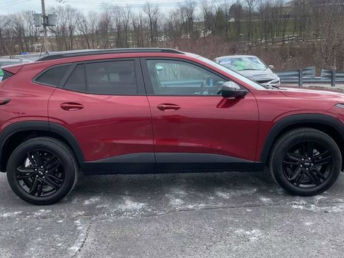 Certified 2024 Chevrolet Trax ACTIV w/ Sunroof Package image 9