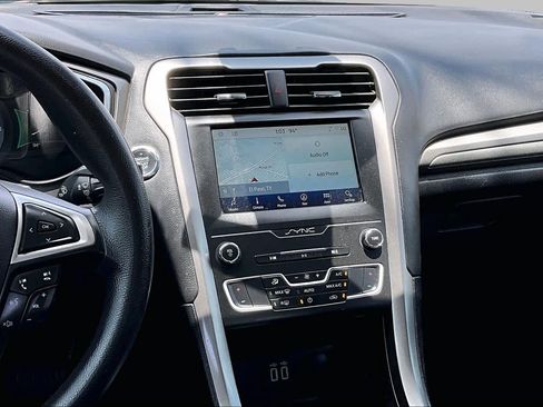 Used 2020 Ford Fusion SE FWD image 7