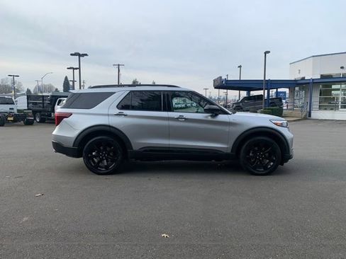 Certified 2022 Ford Explorer ST-Line w/ Class IV Trailer Tow Package image 9