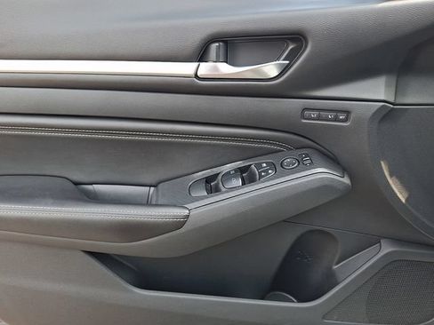Used 2019 Nissan Altima 2.5 Platinum AWD/4WD image 12