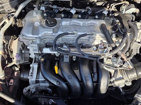 Used 2020 Toyota Corolla LE image 22