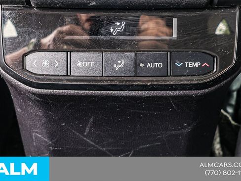 Used 2024 Toyota Highlander LE FWD image 44