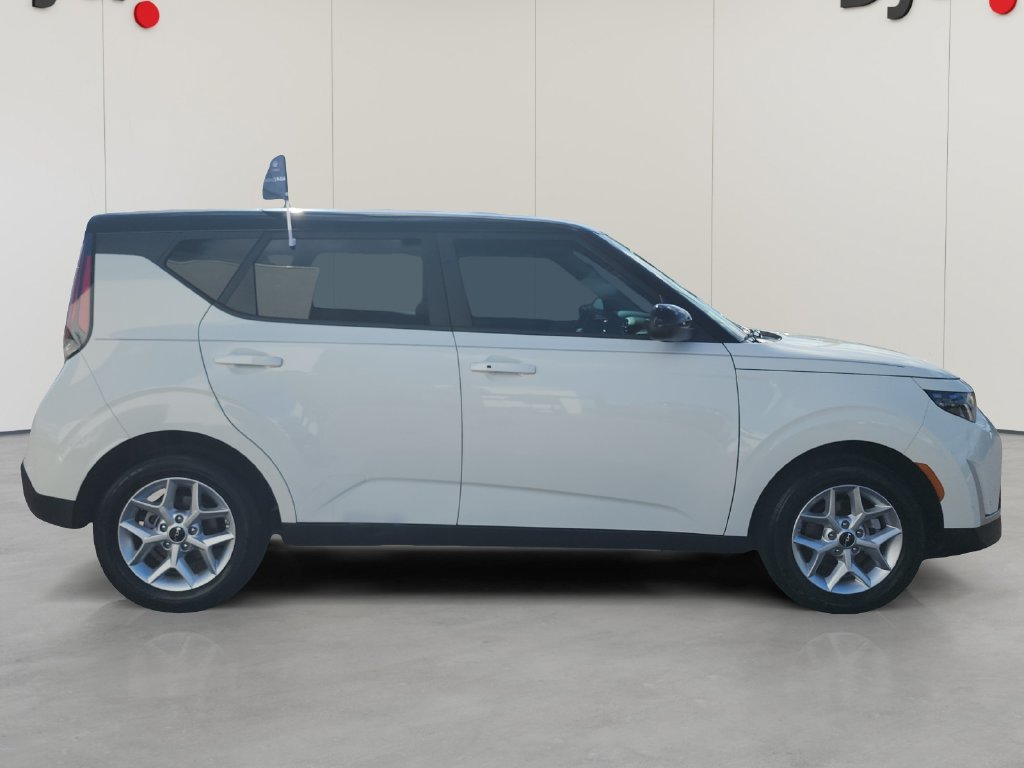 Certified 2024 Kia Soul S FWD image 6