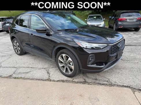 Used 2025 Ford Escape Platinum AWD/4WD image 3