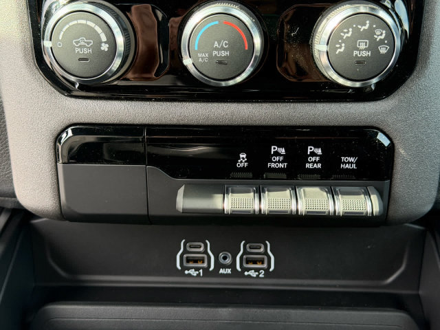 New 2027 RAM 1500 Express AWD/4WD image 16