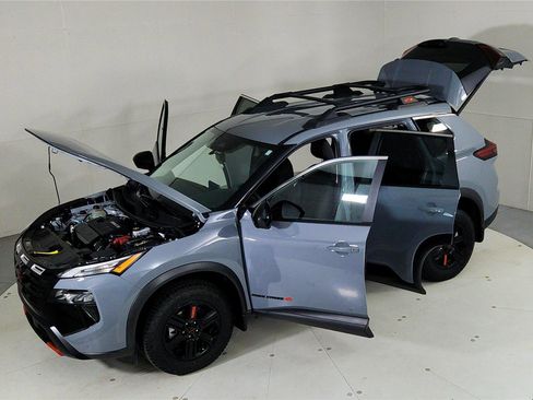 Used 2025 Nissan Rogue SV image 22