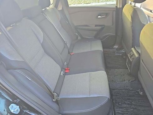 Used 2023 Nissan Rogue SV image 8