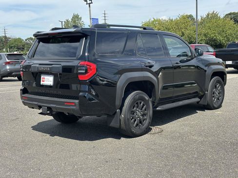 Certified 2025 Toyota 4Runner SR5 AWD/4WD image 5