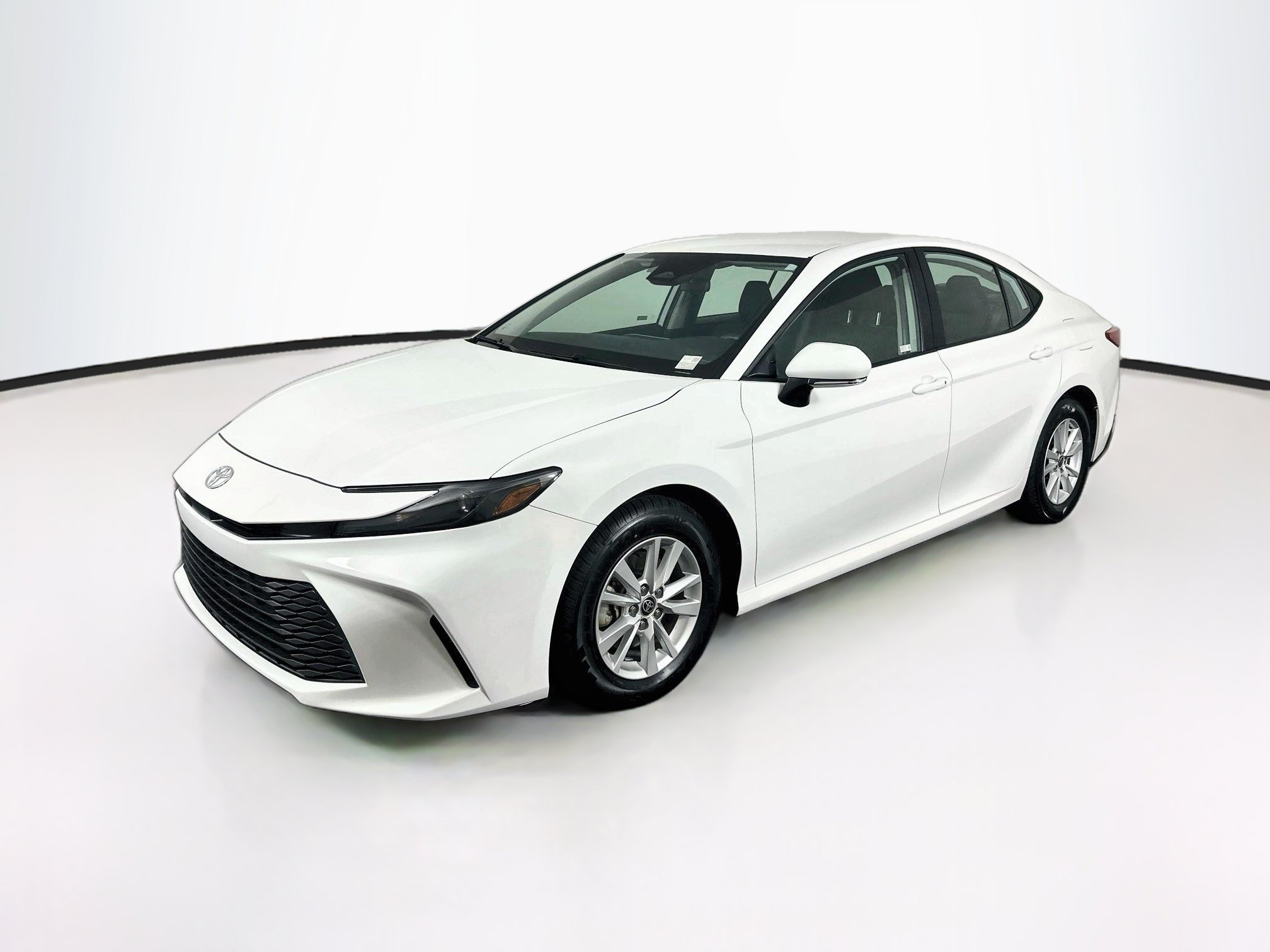 Used 2025 Toyota Camry LE FWD image 3