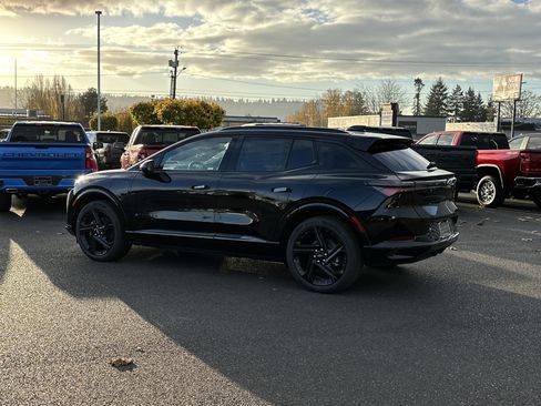 New 2026 Chevrolet Equinox EV RS image 3