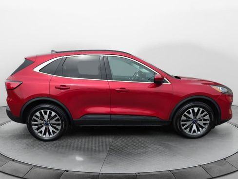 Certified 2022 Ford Escape Titanium w/ Class II Trailer Tow Package AWD/4WD image 5