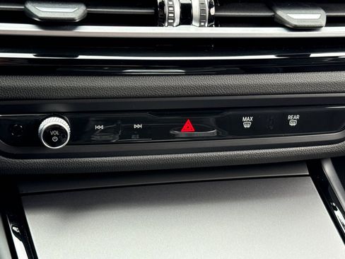 Certified 2023 BMW 230i Coupe w/ Convenience Package image 25