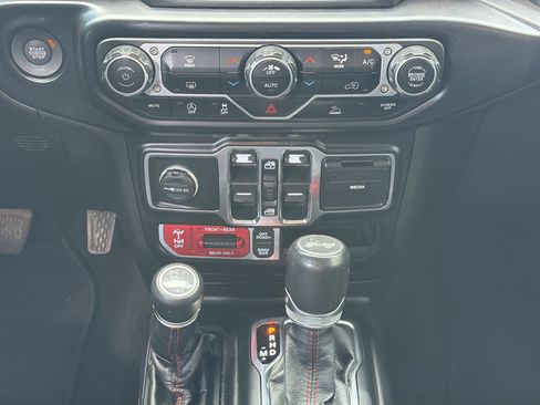 Used 2022 Jeep Wrangler Unlimited Rubicon AWD/4WD image 20