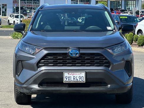 Used 2019 Toyota RAV4 LE AWD/4WD image 10
