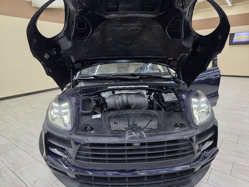 Used 2021 Porsche Macan AWD/4WD image 46