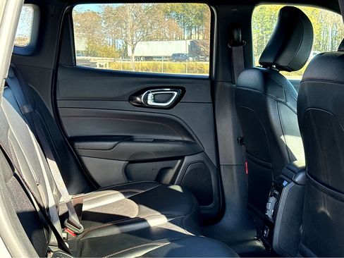 Used 2023 Jeep Compass Trailhawk image 10