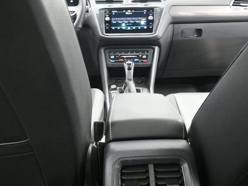 Used 2023 Volkswagen Tiguan SE R-Line image 22
