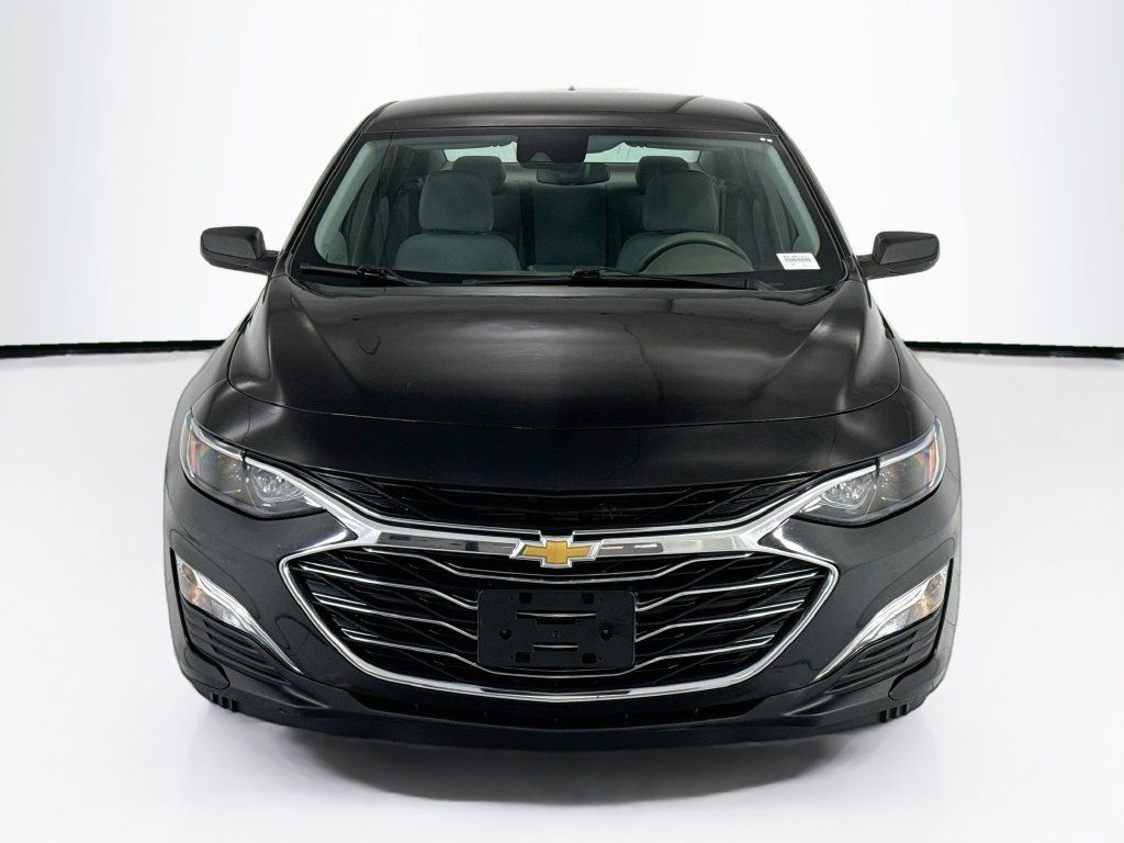 Used 2023 Chevrolet Malibu LS FWD image 2