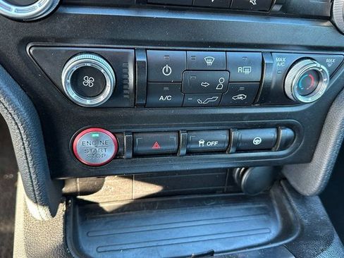 Used 2019 Ford Mustang Convertible image 17