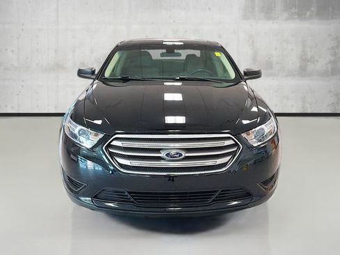 Used 2016 Ford Taurus SE image 2