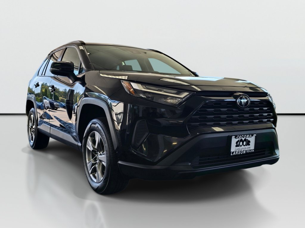 Used 2025 Toyota RAV4 XLE AWD/4WD image 7