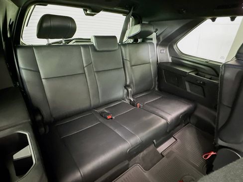 Certified 2024 Toyota Sequoia Platinum AWD/4WD image 28