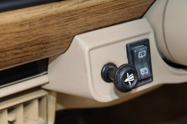 Used 1989 Jeep Grand Wagoneer AWD/4WD image 49