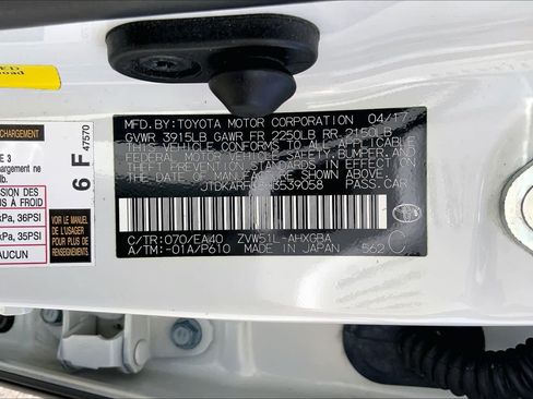 Used 2017 Toyota Prius Four w/ Advanced Technology Package FWD image 36