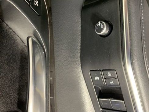 Used 2020 Toyota Highlander Limited AWD/4WD image 19