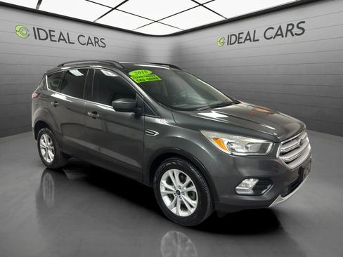 Used 2018 Ford Escape SE FWD image 3