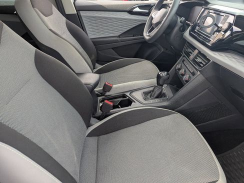 Used 2022 Volkswagen Taos S image 12