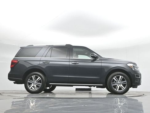 Used 2022 Ford Expedition Limited image 52