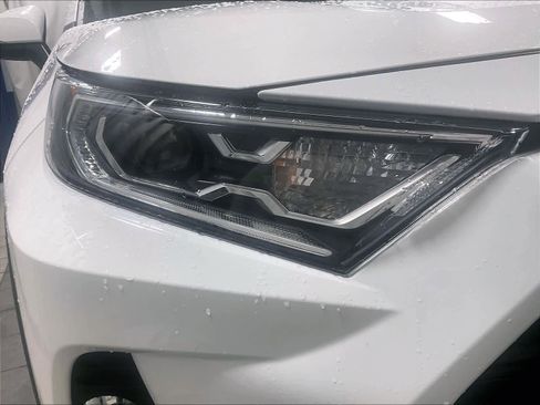 Used 2021 Toyota RAV4 XLE w/ Convenience Package image 34