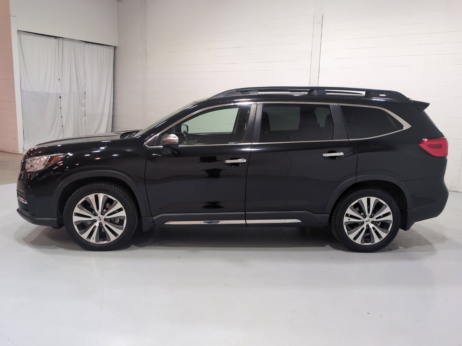 Used 2019 Subaru Ascent Touring w/ Popular Package #2A AWD/4WD image 6