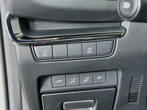 Used 2023 MAZDA MAZDA3 s image 17