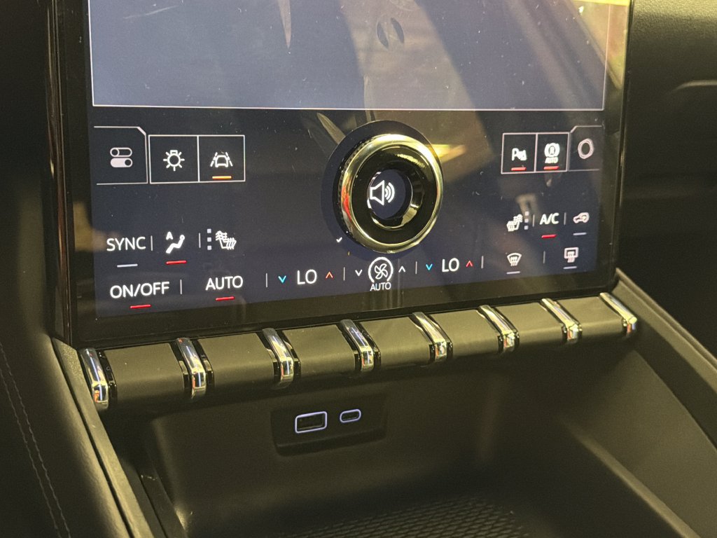 New 2027 GMC Terrain Elevation w/ Elevation Premium Package FWD image 38