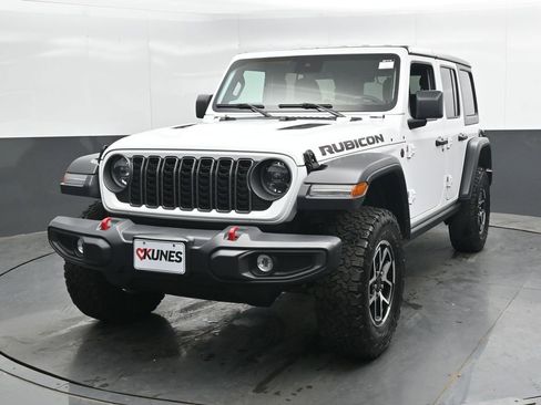 Used 2025 Jeep Wrangler Unlimited Rubicon AWD/4WD image 8